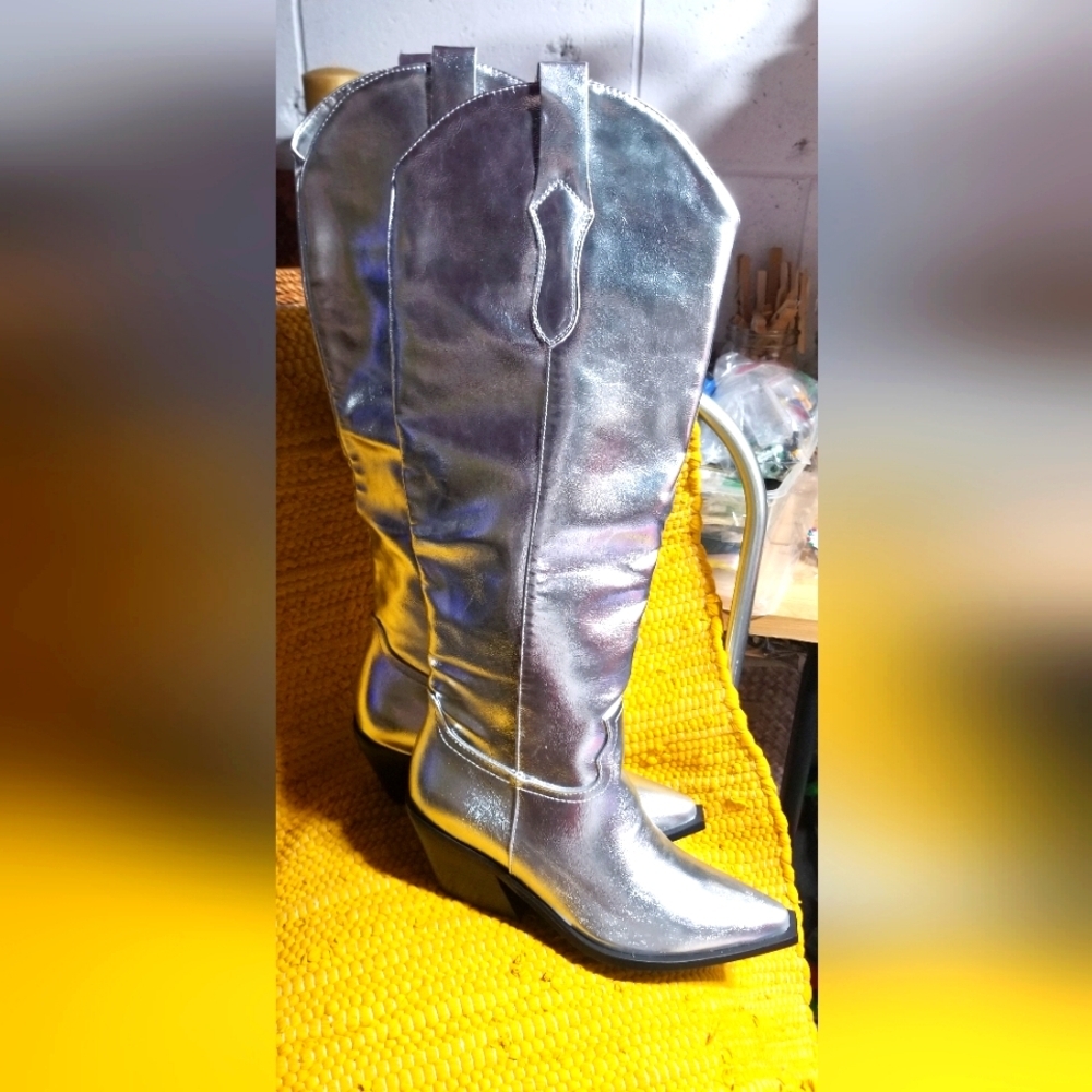 Billini silver Boots NWOT